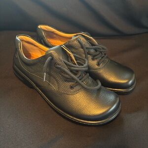 Nursemates Black Leather Womens Shoes 9M